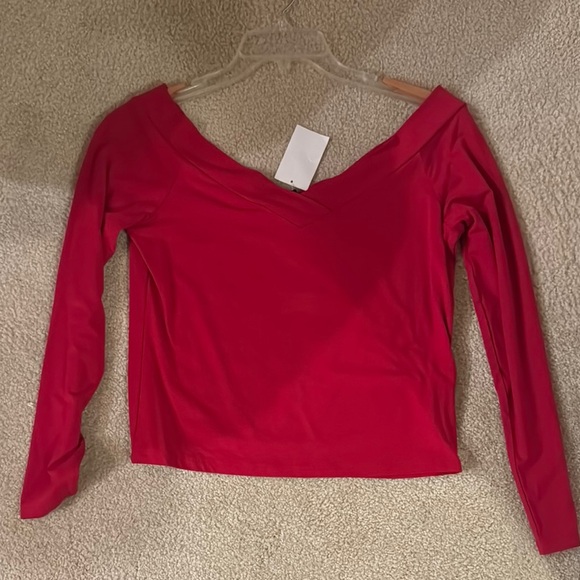 H&M Red Cropped Long Sleeve Blouse - Picture 1 of 4